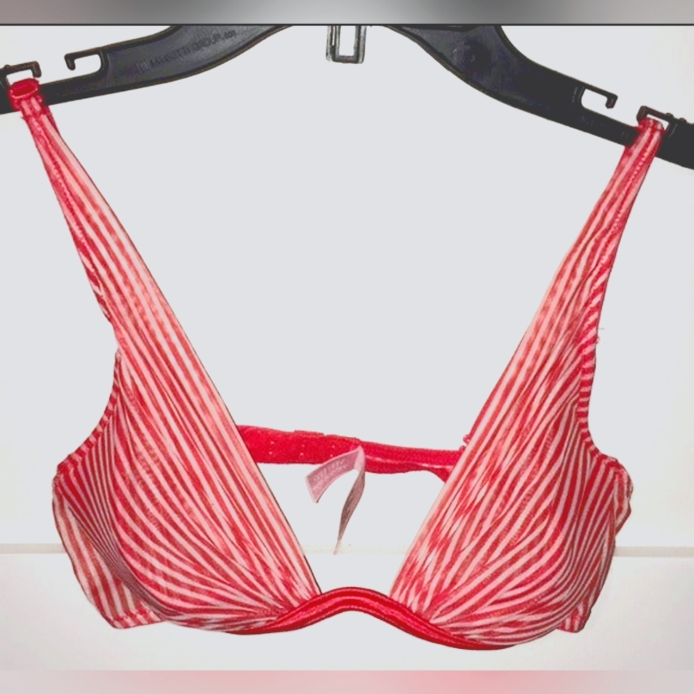 Victoria's Secret Very Sexy Bra 34B